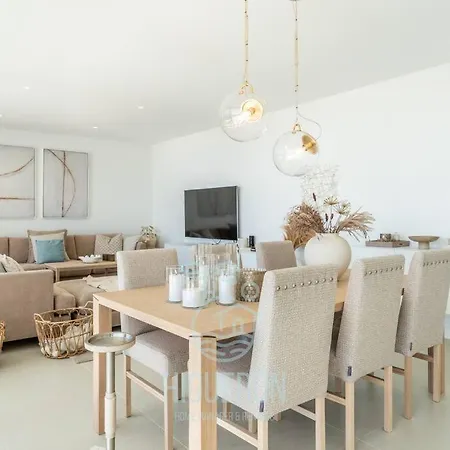 Higueronrentals Chloe By The Sea Apartment *