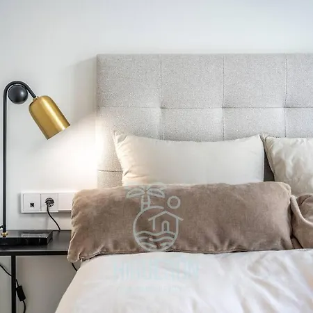 Apartment Higueronrentals Chloe By The Sea Malaga