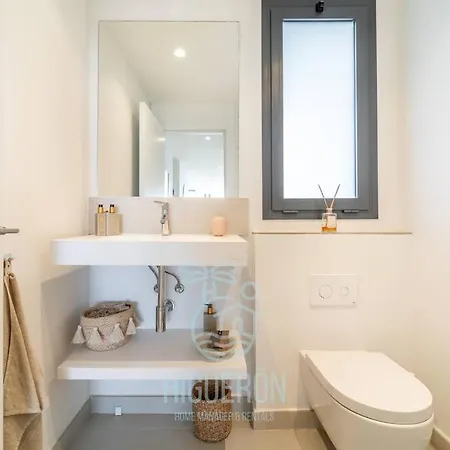 Higueronrentals Chloe By The Sea * Malaga