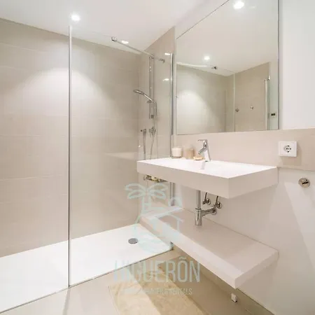 Higueronrentals Chloe By The Sea Apartment Malaga